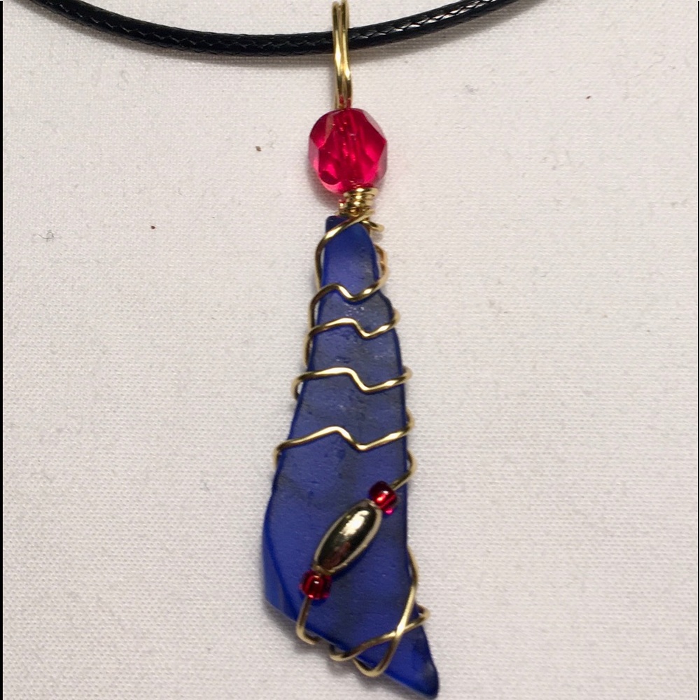 HAND CRAFTED Vintage Glass Necklace Blue Red